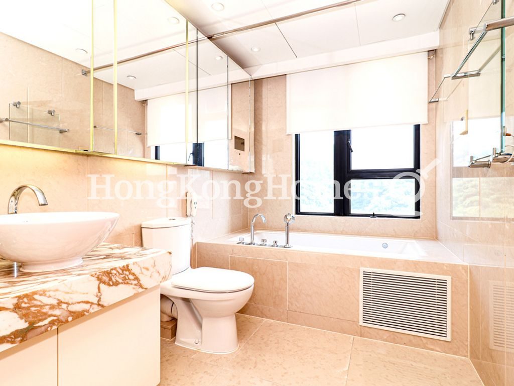 Master Bathroom — Residence Bel-Air - Phase 06 - Bel-Air No. 8, Tower 7, Pokfulam