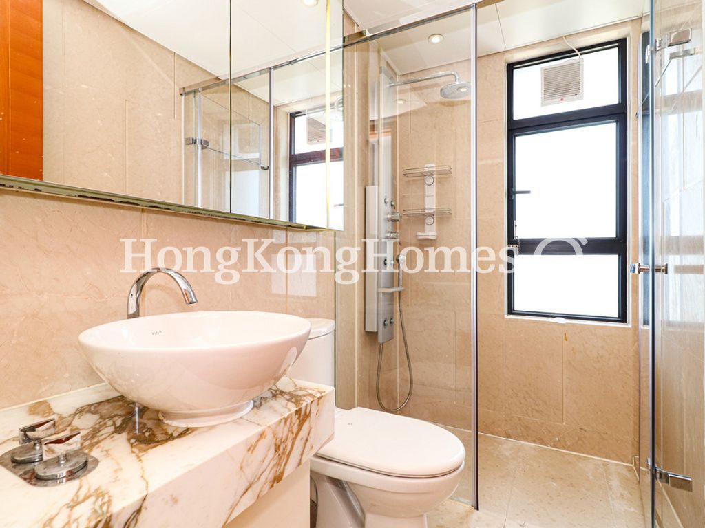 Guest Bathroom — Residence Bel-Air - Phase 06 - Bel-Air No. 8, Tower 7, Pokfulam