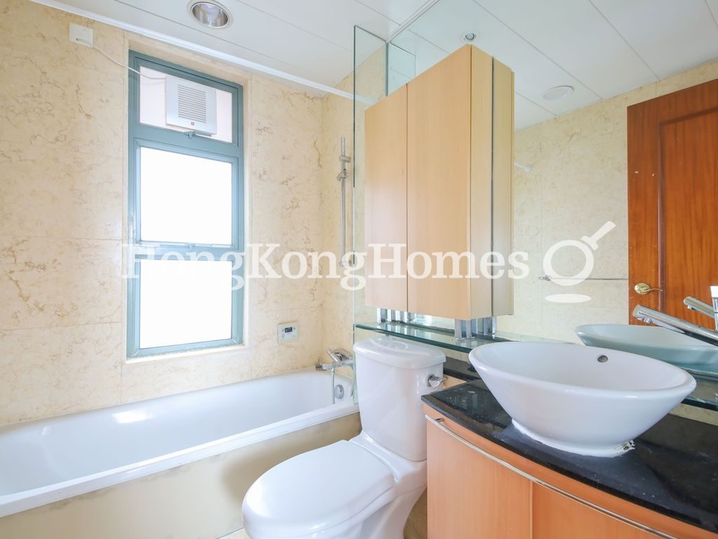 Guest Bathroom — Sky Horizon - Block 01, North Point Hill