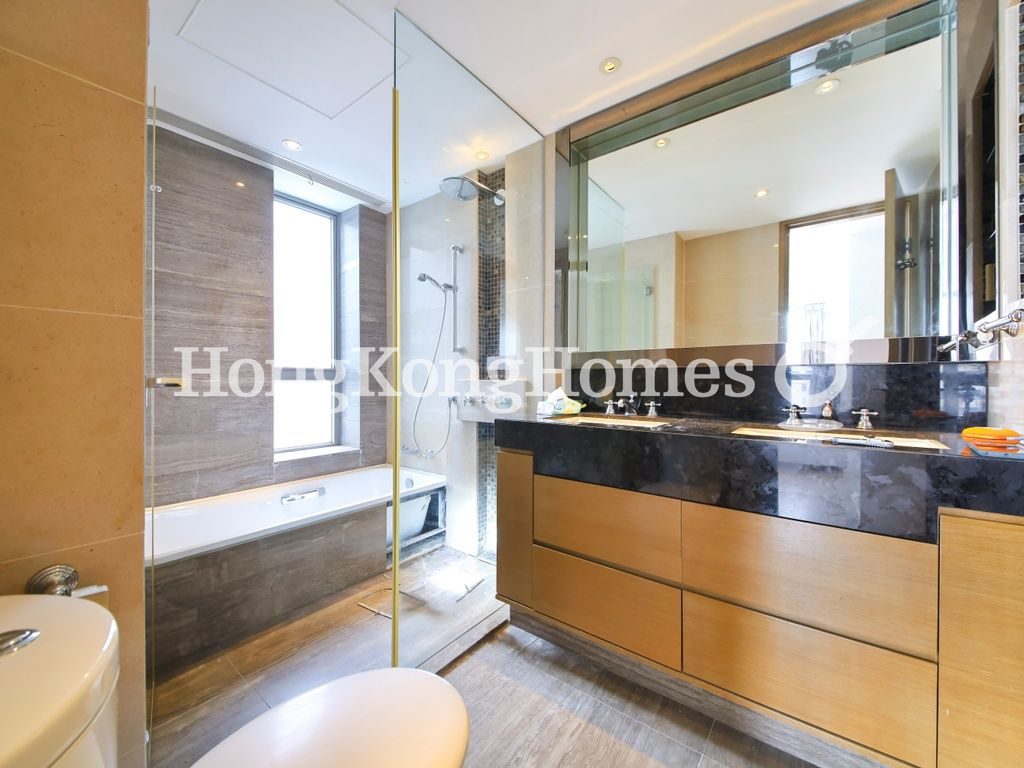 Master Bathroom — The Summa - Tower 1, Mid-levels West