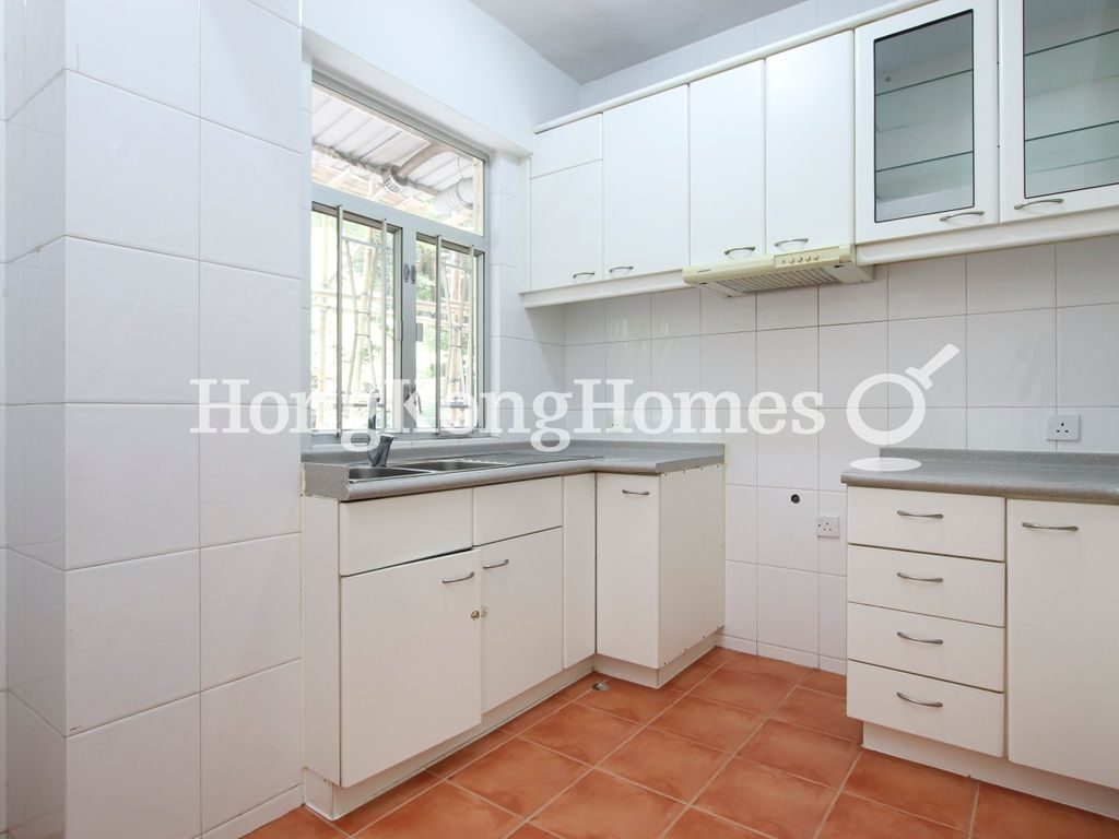 Kitchen — Sea and Sky Court, Stanley