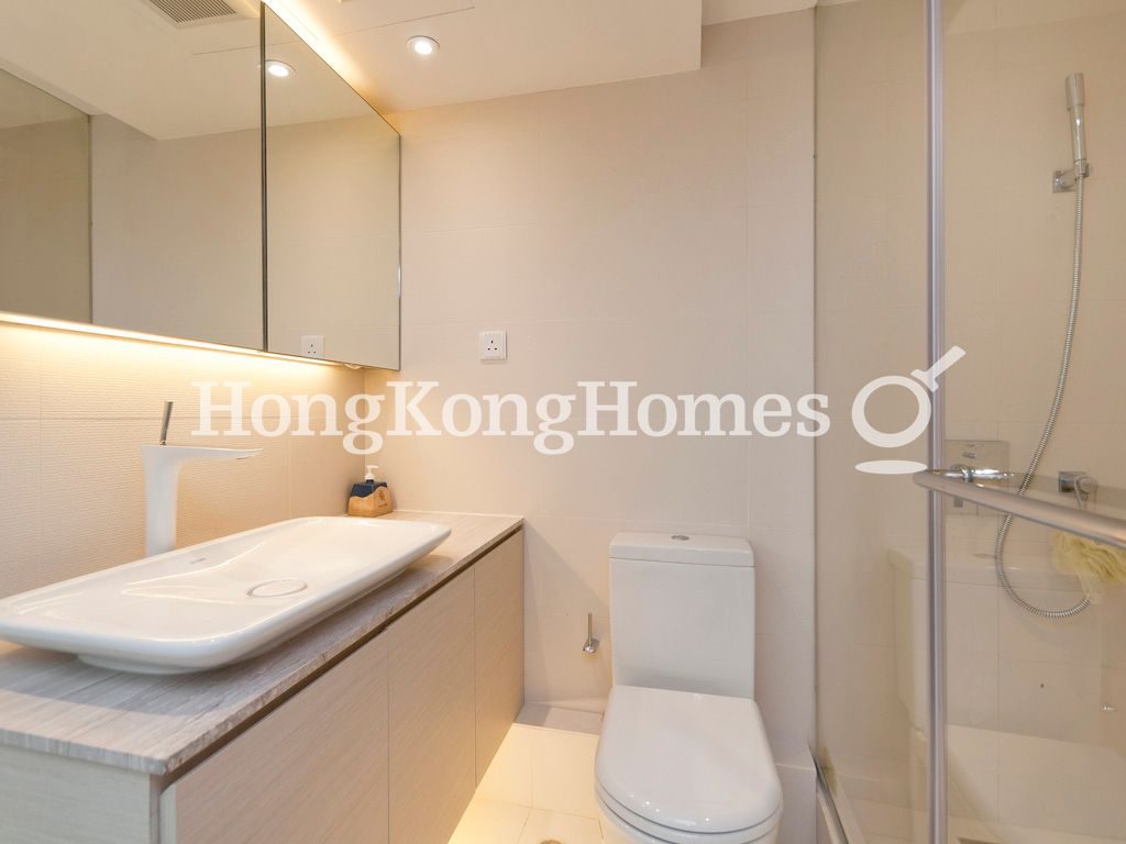 Master Bathroom — Conduit Tower, Mid-levels West