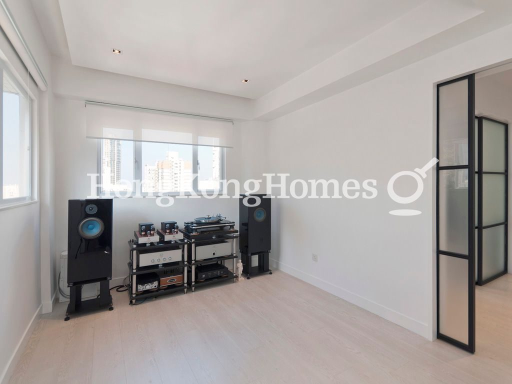 Second Ensuite Bedroom — Conduit Tower, Mid-levels West