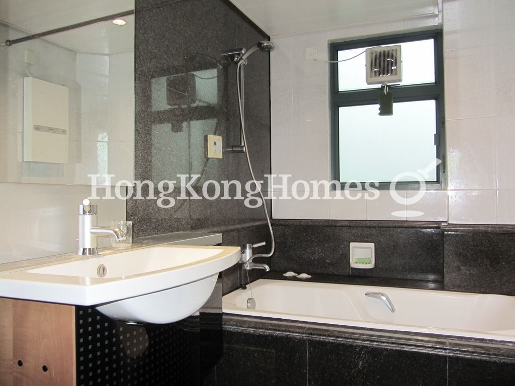 Master Bathroom — Robinson Road, 80 - Block 01, Mid-levels West