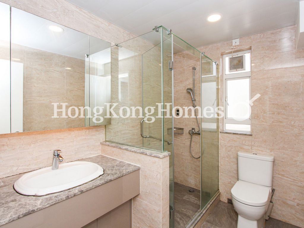 Guest Bathroom — Botanic Terrace, Mid-levels West