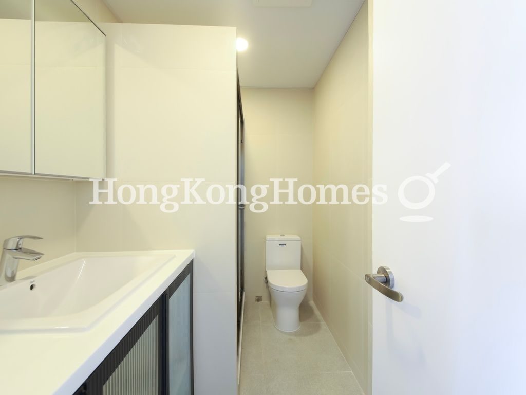 Guest Bathroom — Happy Mansion, Mid-levels Central