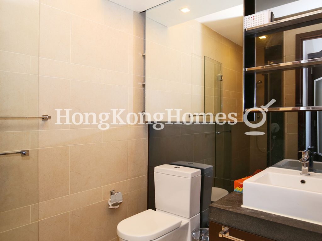 Ensuite Bathroom — J Residence, Wan Chai