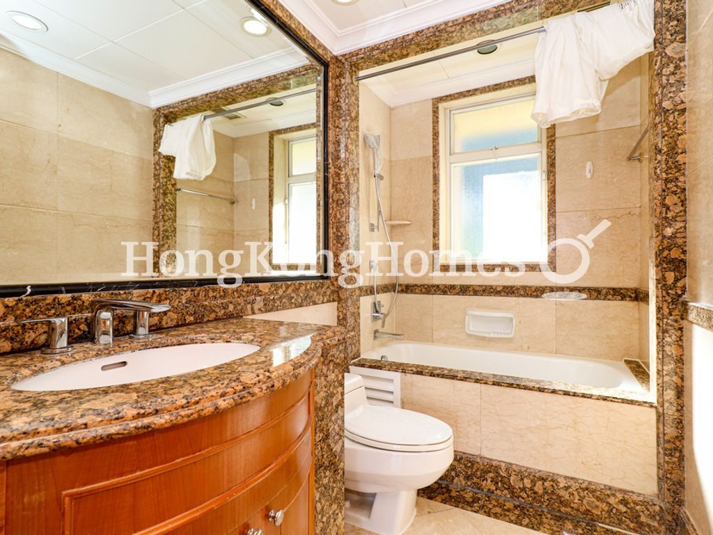 Master Bathroom — Valverde, Mid-levels Central