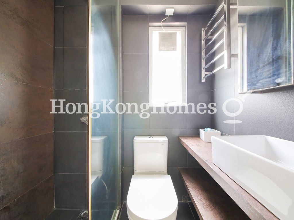 Guest Bathroom — Lai King Court, Sai Ying Pun