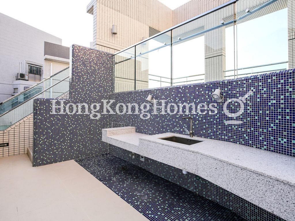 Private Roof Terrace — The Long Beach - Tower 02, Tai Kok Tsui
