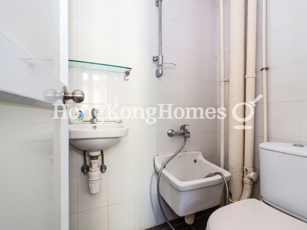 Maid's Washroom — Swiss Towers - Tower 3, Tai Hang