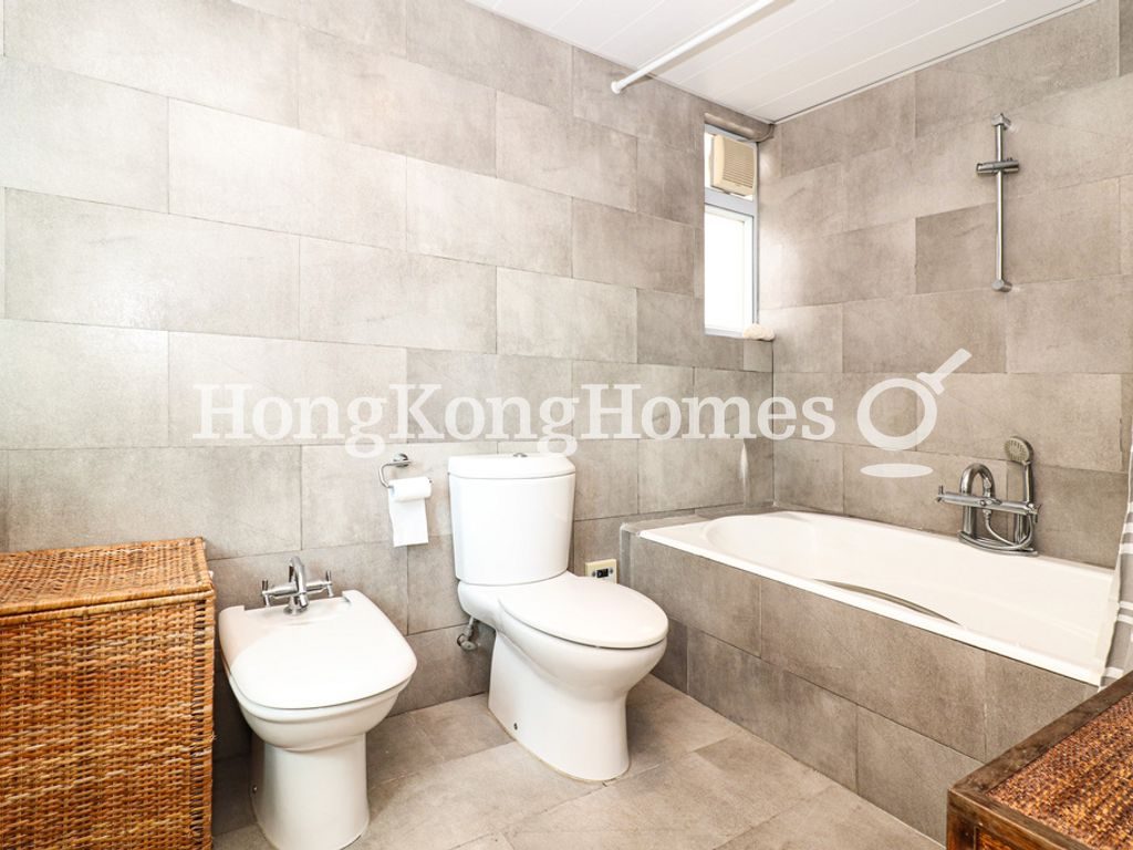 Master Bathroom — Swiss Towers - Tower 3, Tai Hang