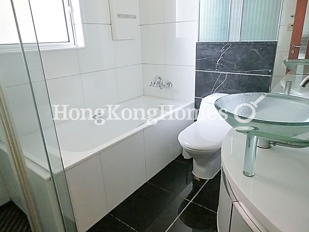 Guest Bathroom — The Harbourside - Tower 1, Tsim Sha Tsui