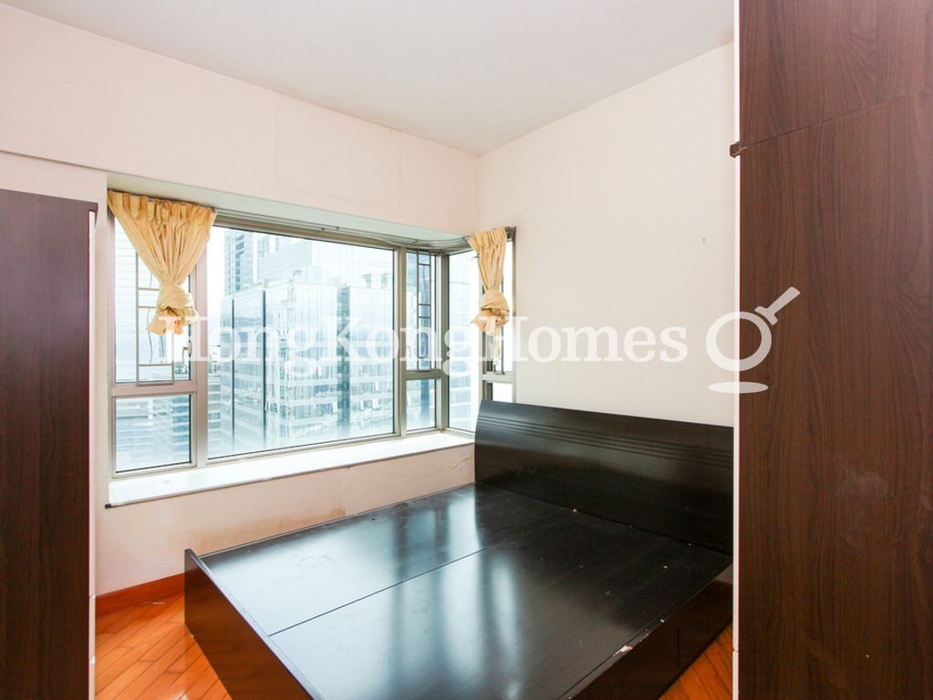 Master Bedroom — Sorrento Tower - 2, Tsim Sha Tsui