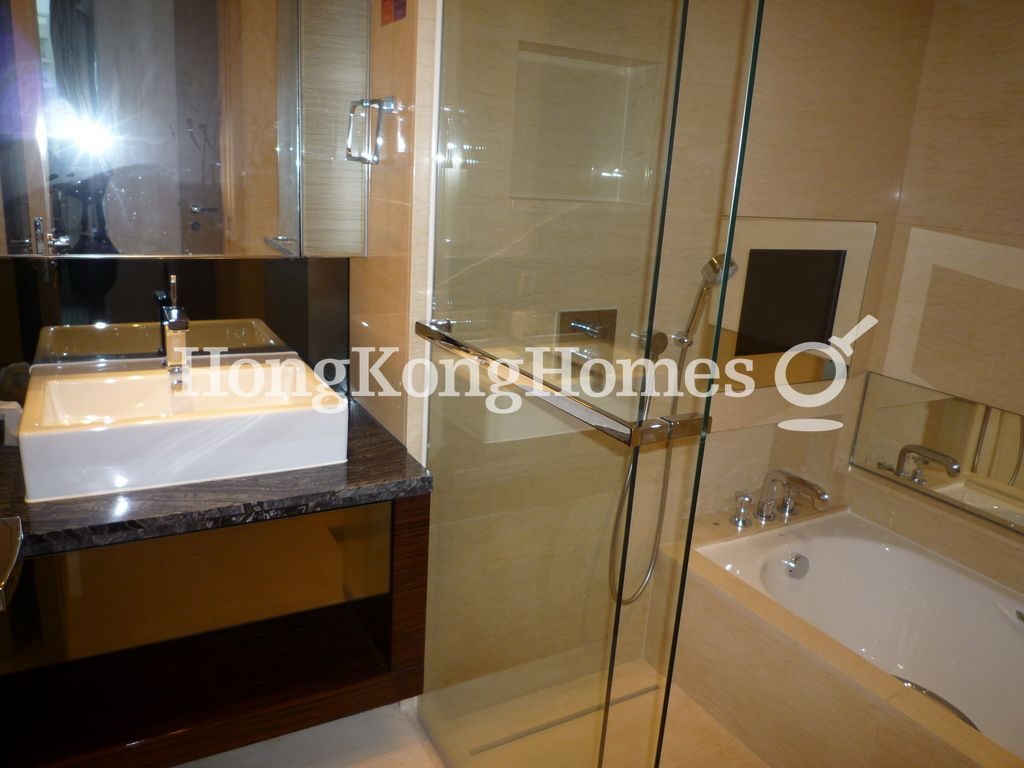 Master Bathroom — The Cullinan I, Tsim Sha Tsui