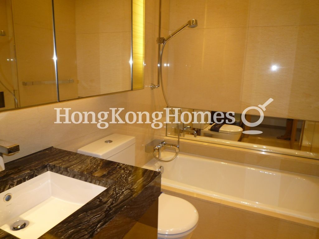Guest Bathroom — The Cullinan I, Tsim Sha Tsui