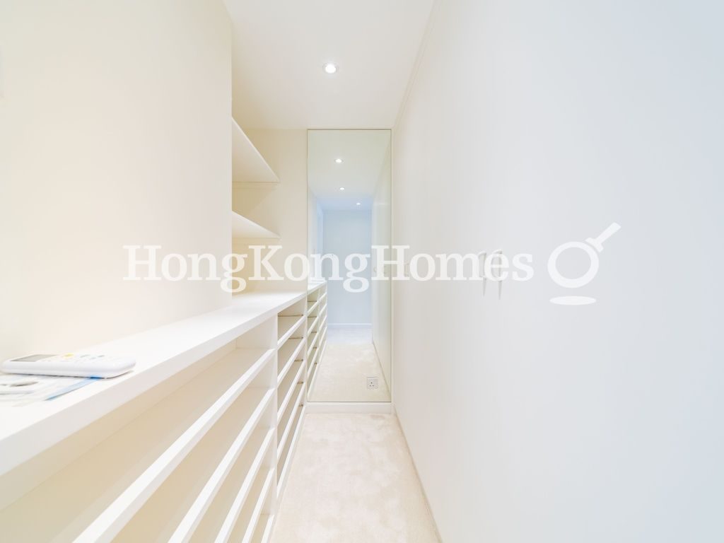 Walk-in Closet in Master Bedroom — Pacific View - Block 04, Tai Tam