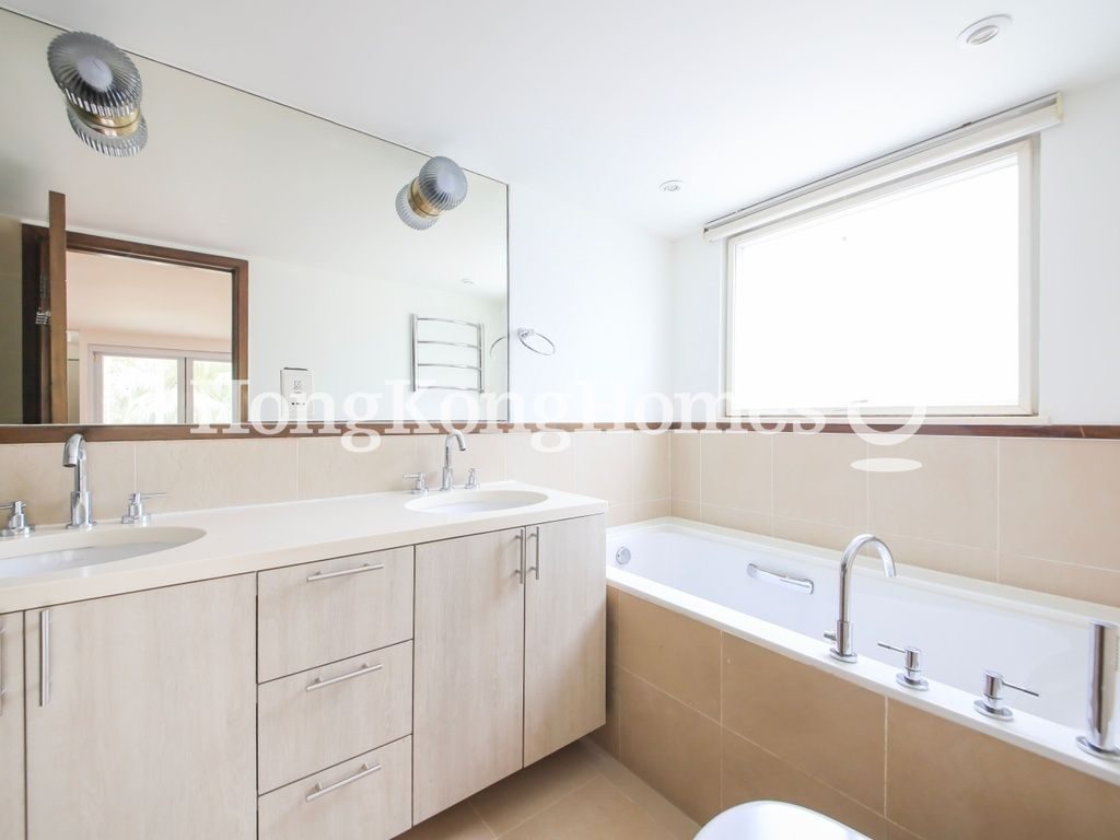 Master Bathroom — Fairway Vista, Clear Water Bay