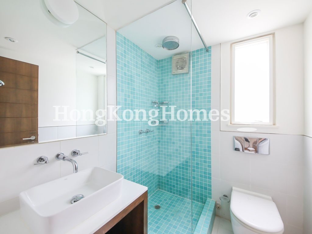 Second Ensuite Bathroom — Fairway Vista, Clear Water Bay