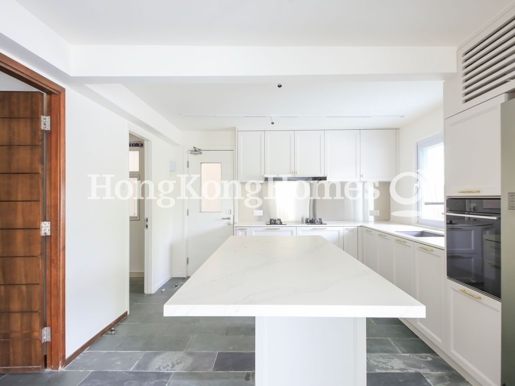 Open Kitchen — Fairway Vista, Clear Water Bay