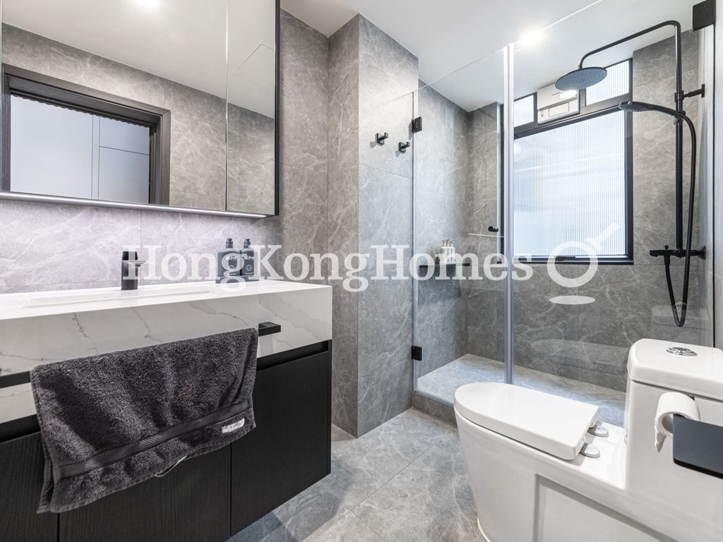 Guest Bathroom — Manly Mansion, Mid-levels West