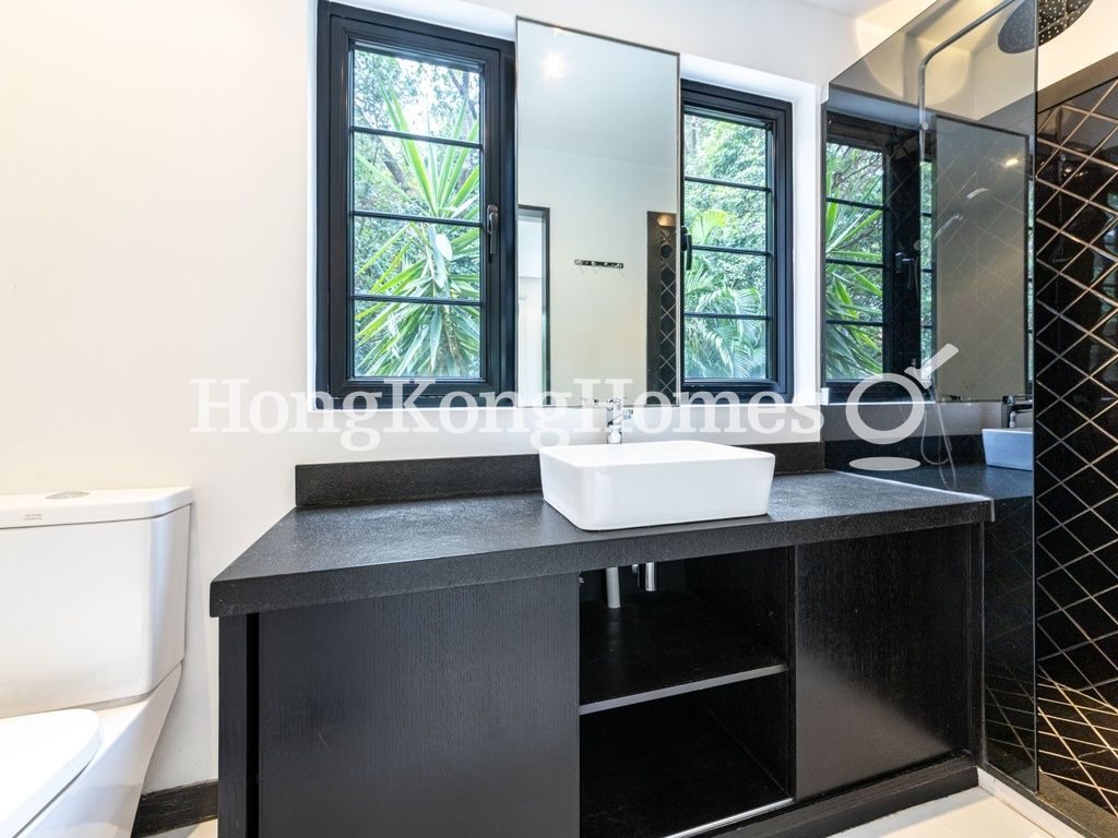 Guest Bathroom — Ng Fai Tin, Clear Water Bay