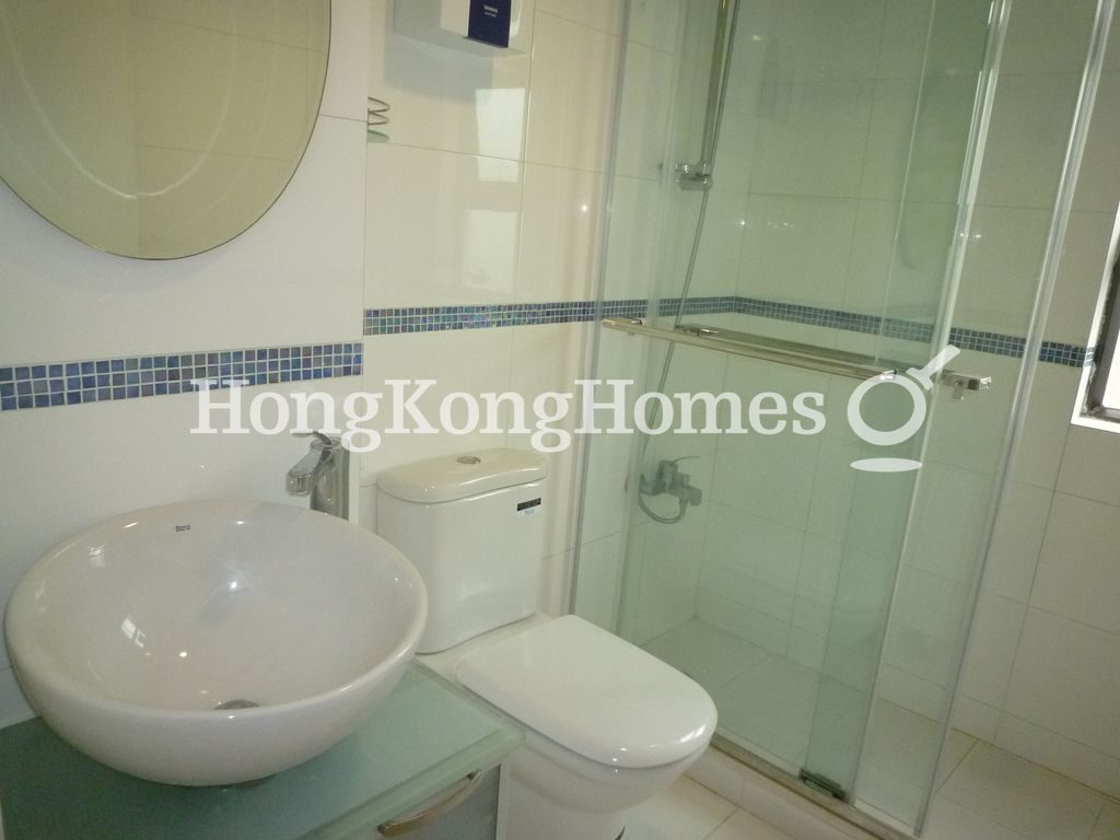 Guest Bathroom — Suncrest Tower, Mid-levels East