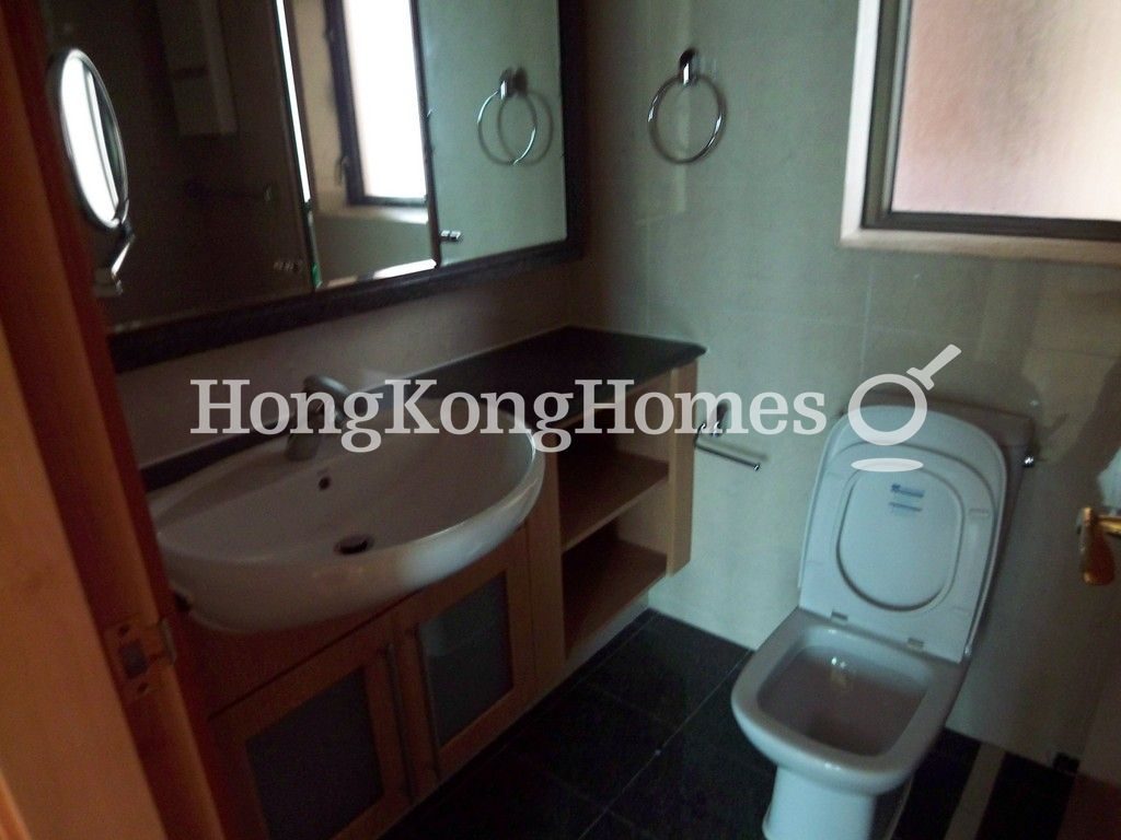 Guest Bathroom — The Belcher's - Block 8, Pokfulam