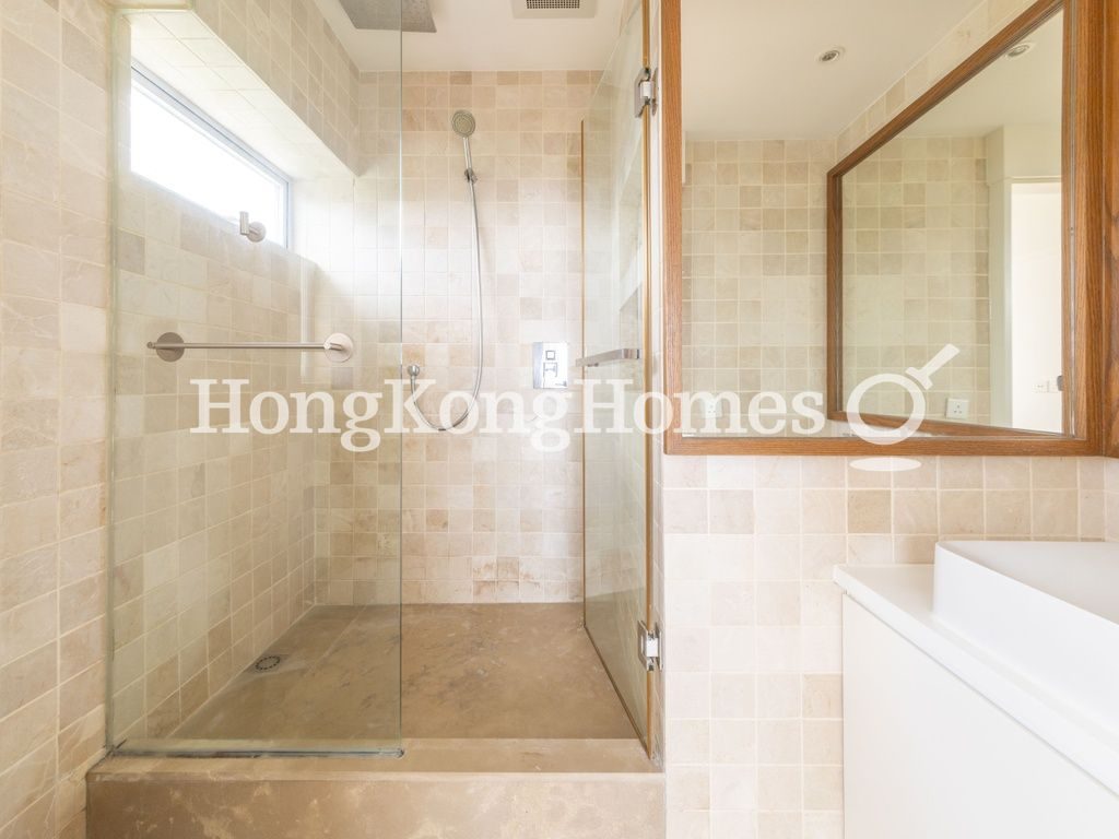Second Ensuite Bedroom — Yue Yan Mansion - Block A, Pokfulam