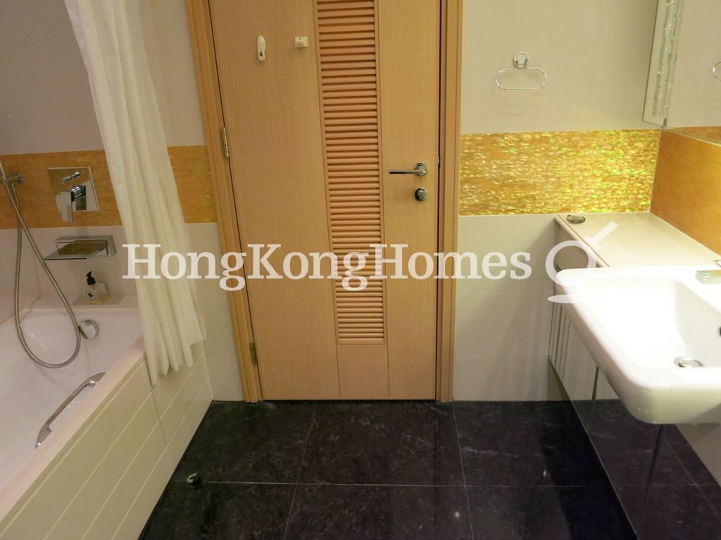 Master Bathroom — The Masterpiece, Tsim Sha Tsui