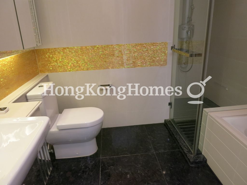 Master Bathroom — The Masterpiece, Tsim Sha Tsui