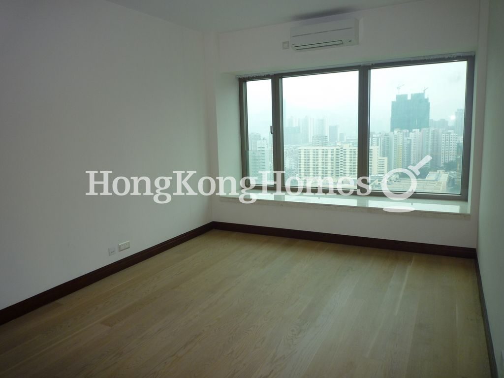 Master Bedroom — Celestial Heights-Celestial Avenue No. 35, Ho Man Tin / Waterloo Road