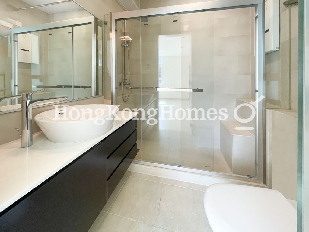 Master Bathroom — Country Villa - Block 01, Shouson Hill