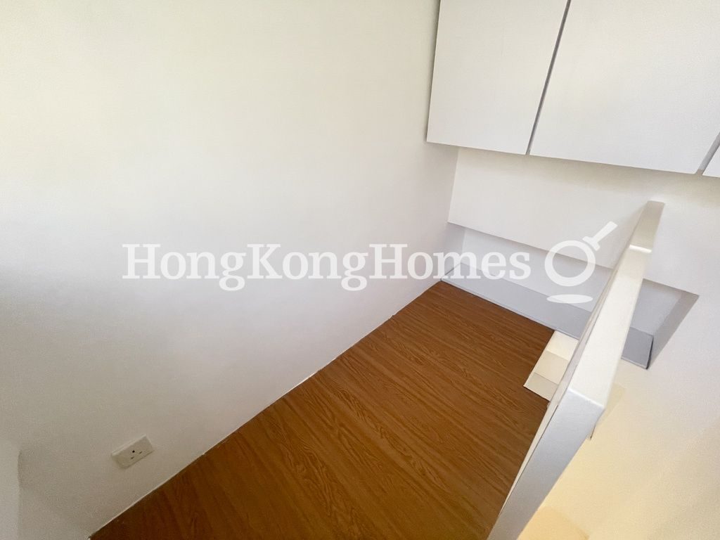 Maid's Room — Country Villa - Block 01, Shouson Hill