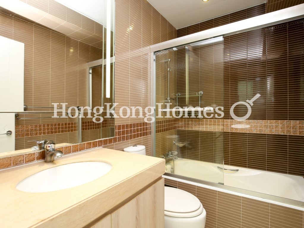 Guest Bathroom — Marina Cove - Stage 02, Sai Kung