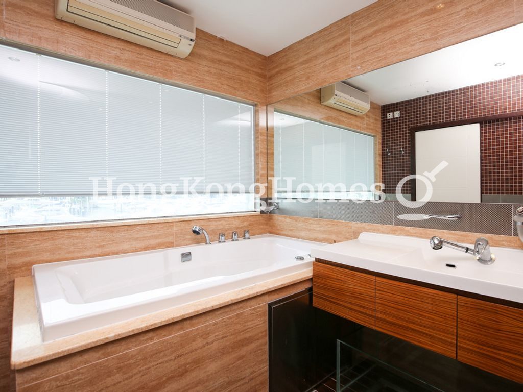 Master Bathroom — Marina Cove - Stage 02, Sai Kung