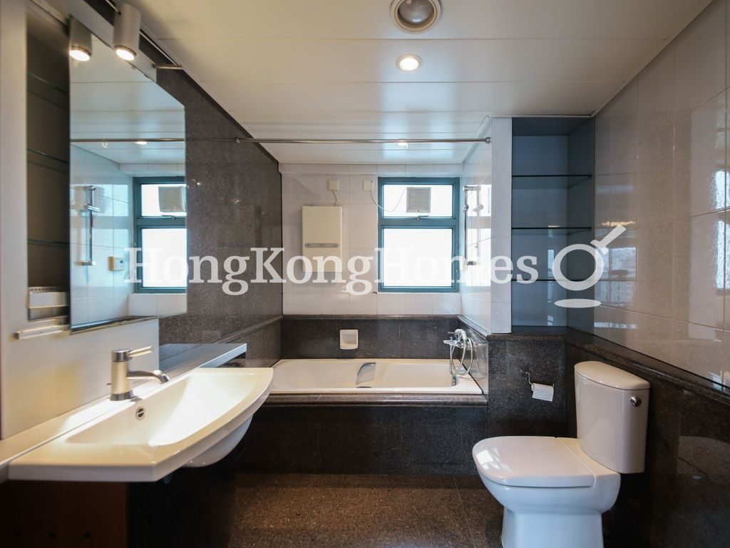 Master Bathroom — Robinson Road, 80 - Block 02, Mid-levels West