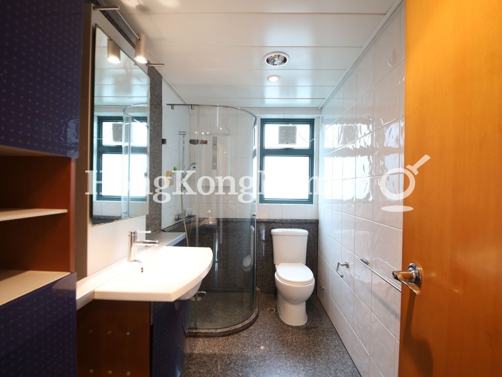 Guest Bathroom — Robinson Road, 80 - Block 02, Mid-levels West