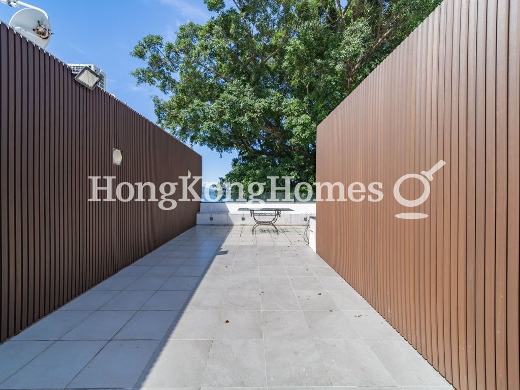 Private Roof Terrace — Golden Cove Lookout - Phase 1, Clear Water Bay