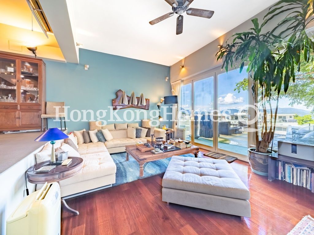 Living Room — Golden Cove Lookout - Phase 1, Clear Water Bay