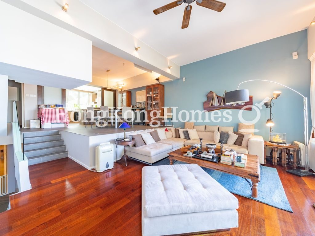 Living Room — Golden Cove Lookout - Phase 1, Clear Water Bay