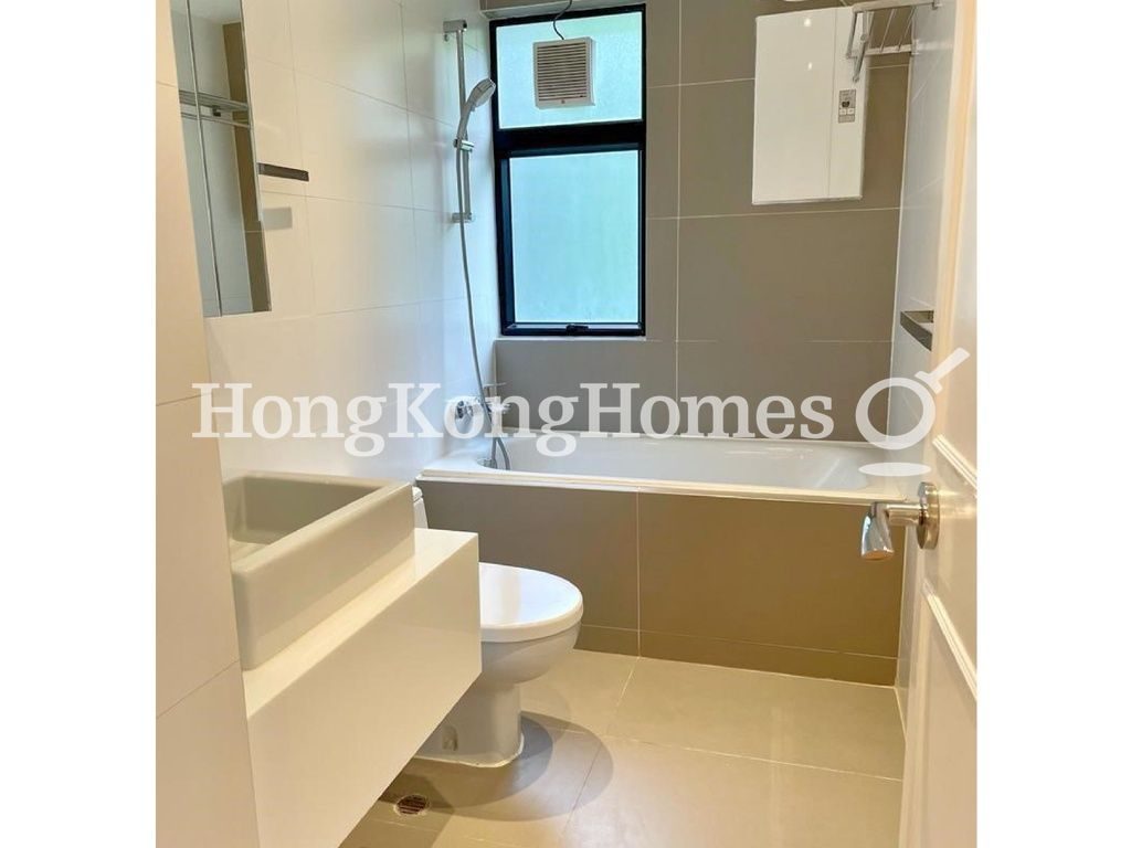 Guest Bathroom — Grand Garden - Block 03, Repulse Bay