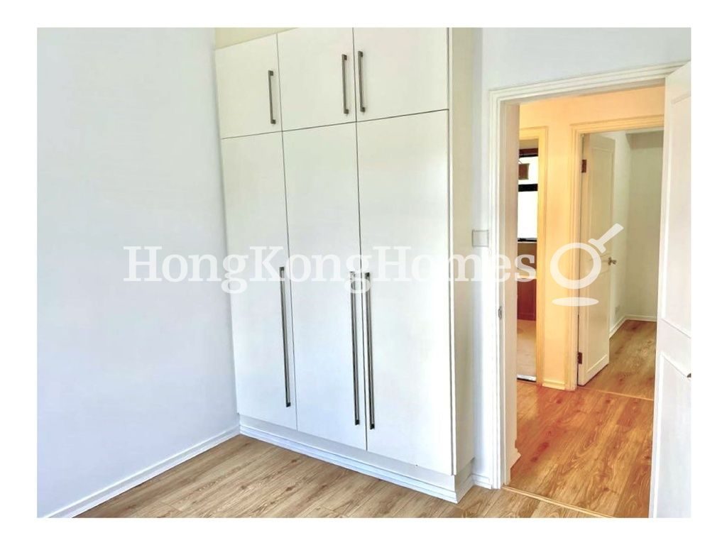 Built-in Wardrobe in Second Bedroom — Grand Garden - Block 03, Repulse Bay