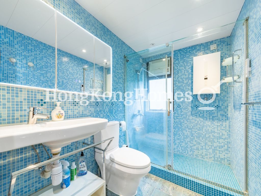 Guest Bathroom — Grand Garden - Block 03, Repulse Bay