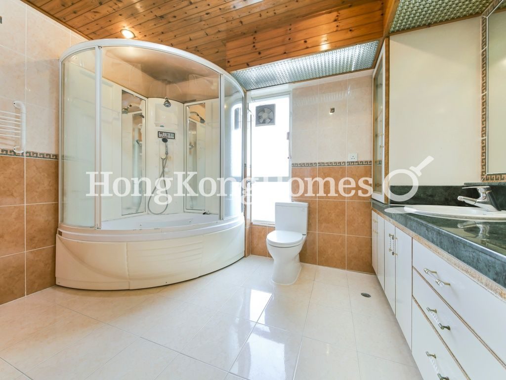 Master Bathroom — The Redhill Peninsula - Block 04, Tai Tam