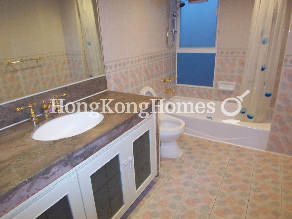 Guest Bathroom — The Redhill Peninsula - Block 07, Tai Tam