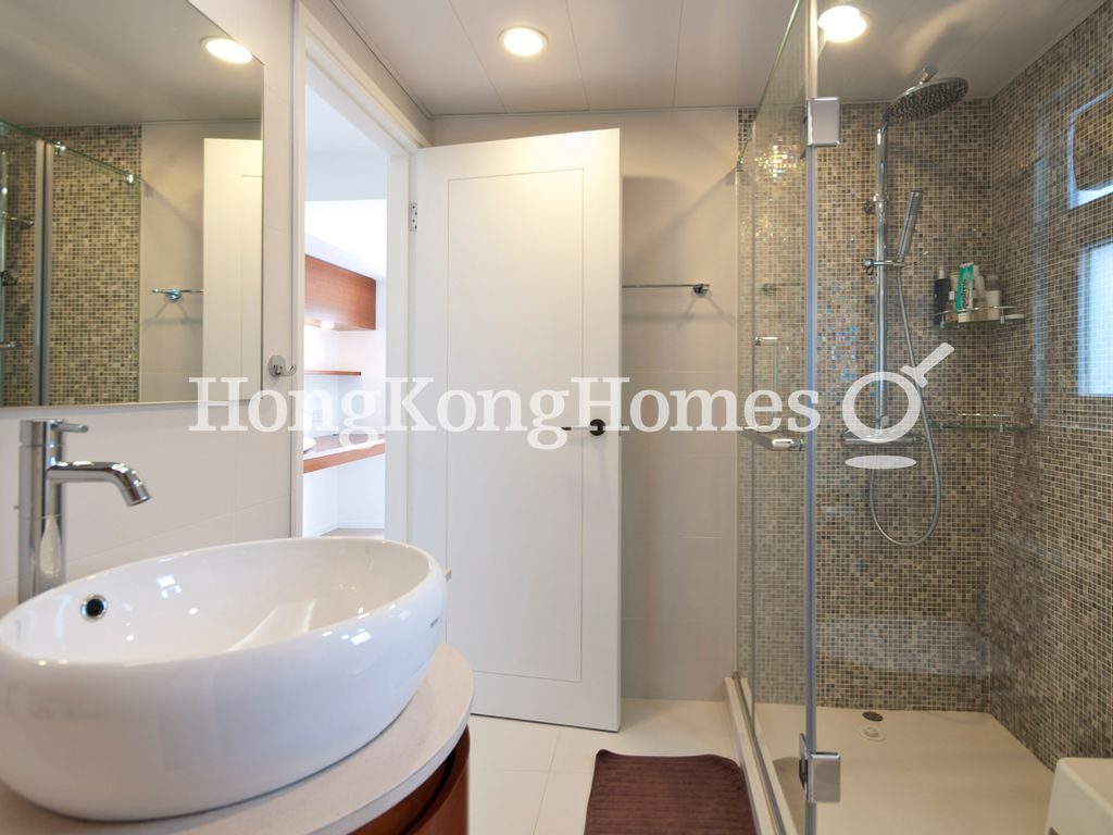 Master Bathroom — Tai Au Mun, Clear Water Bay