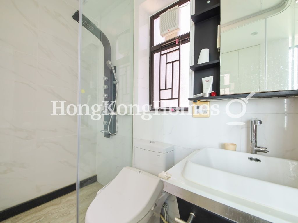 Master Bathroom — The Arch - Block 1 (Sky Tower), Tsim Sha Tsui