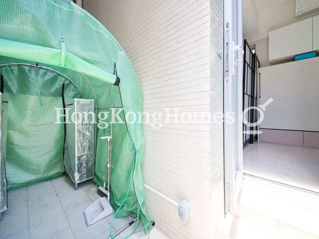 Private Terrace — 63 Pokfulam - Tower 01 (Amber House), Sai Ying Pun