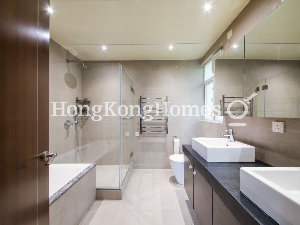 Master Bathroom — Bo Kwong Apartments, Mid-levels Central